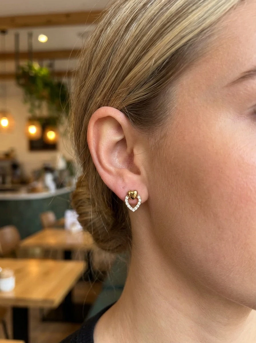 Puces d’oreilles mini cœurs en strass - Image 2