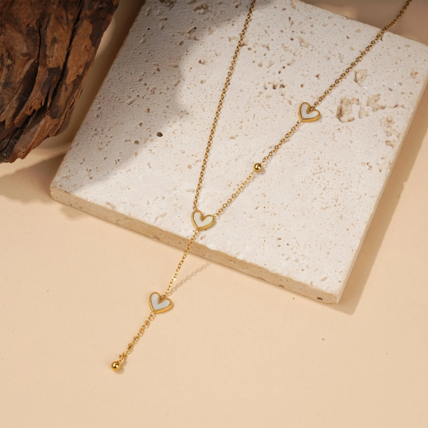 Collier en Y à cœurs nacrés - Image 2