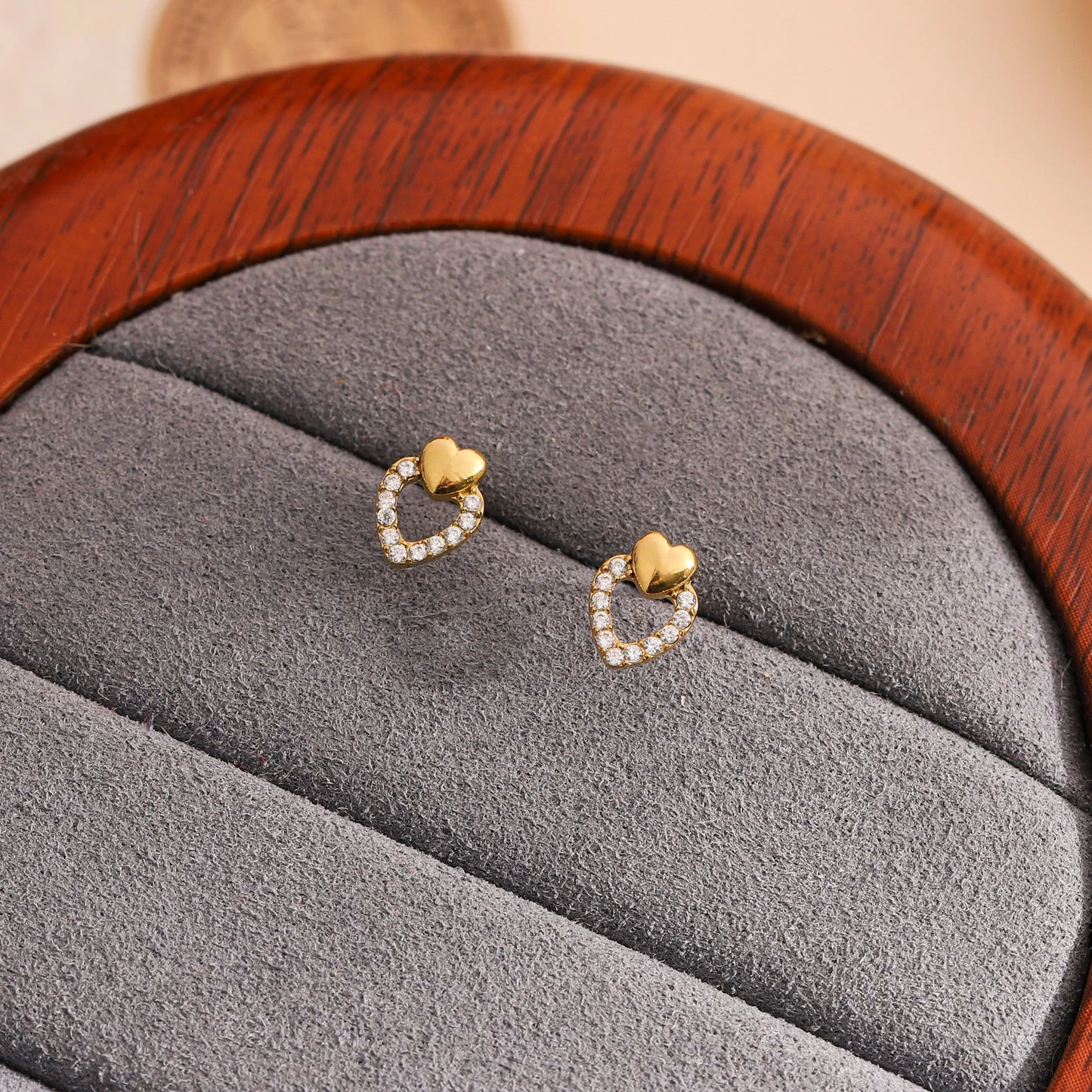 Puces d’oreilles mini cœurs en strass