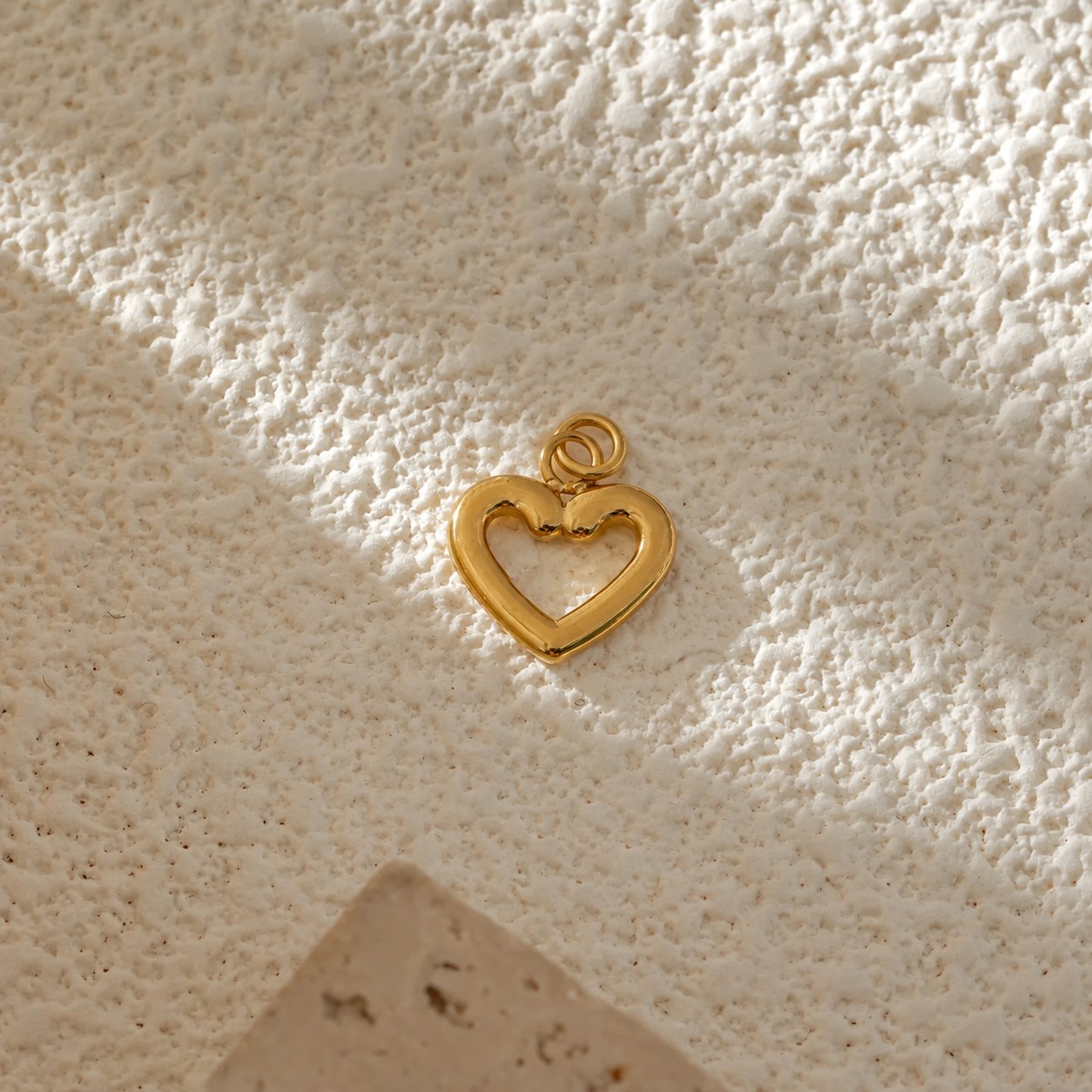 Pendentif cœur romantique doré