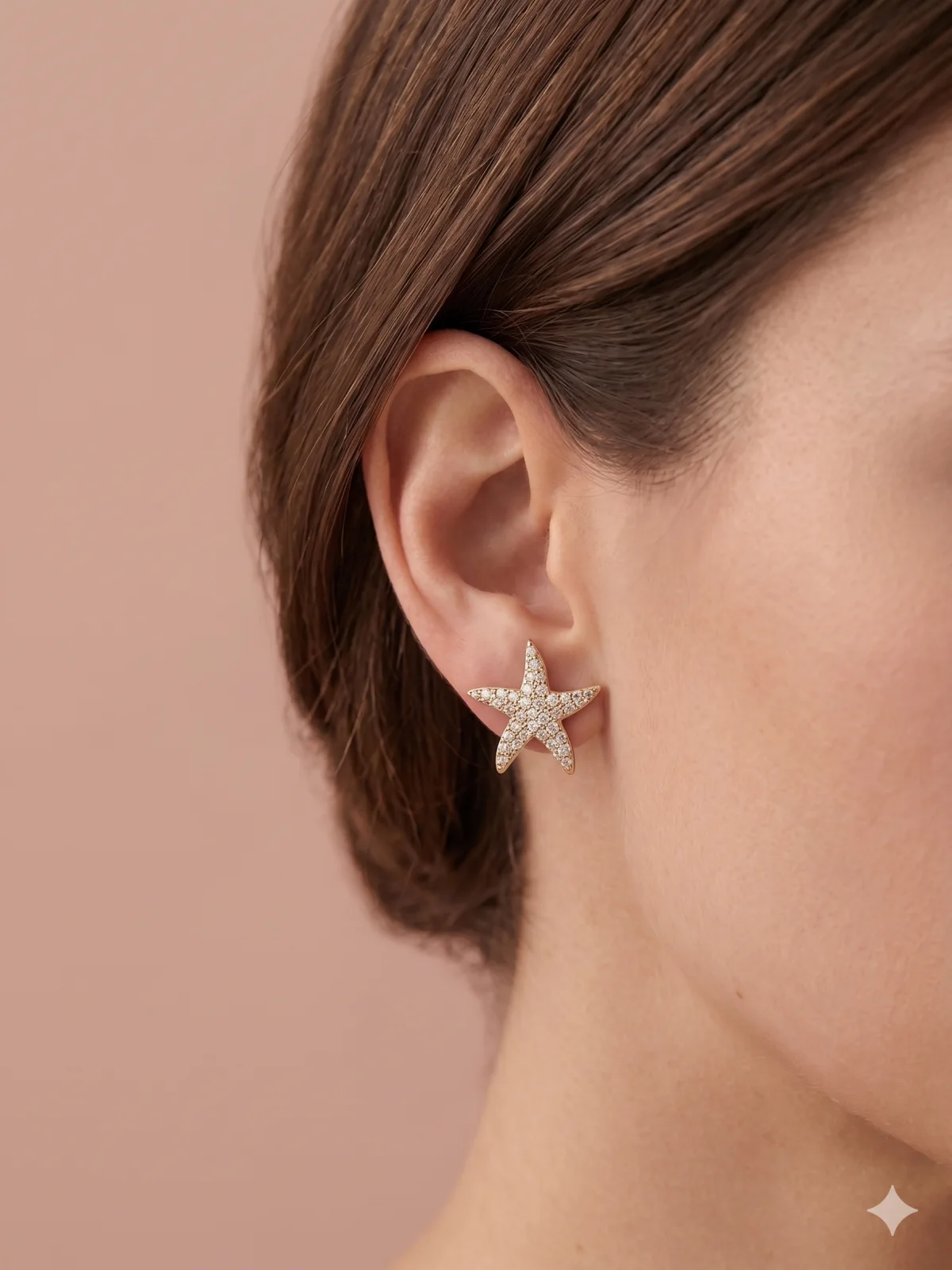 Clous d'oreilles étoiles de mer pavées de strass