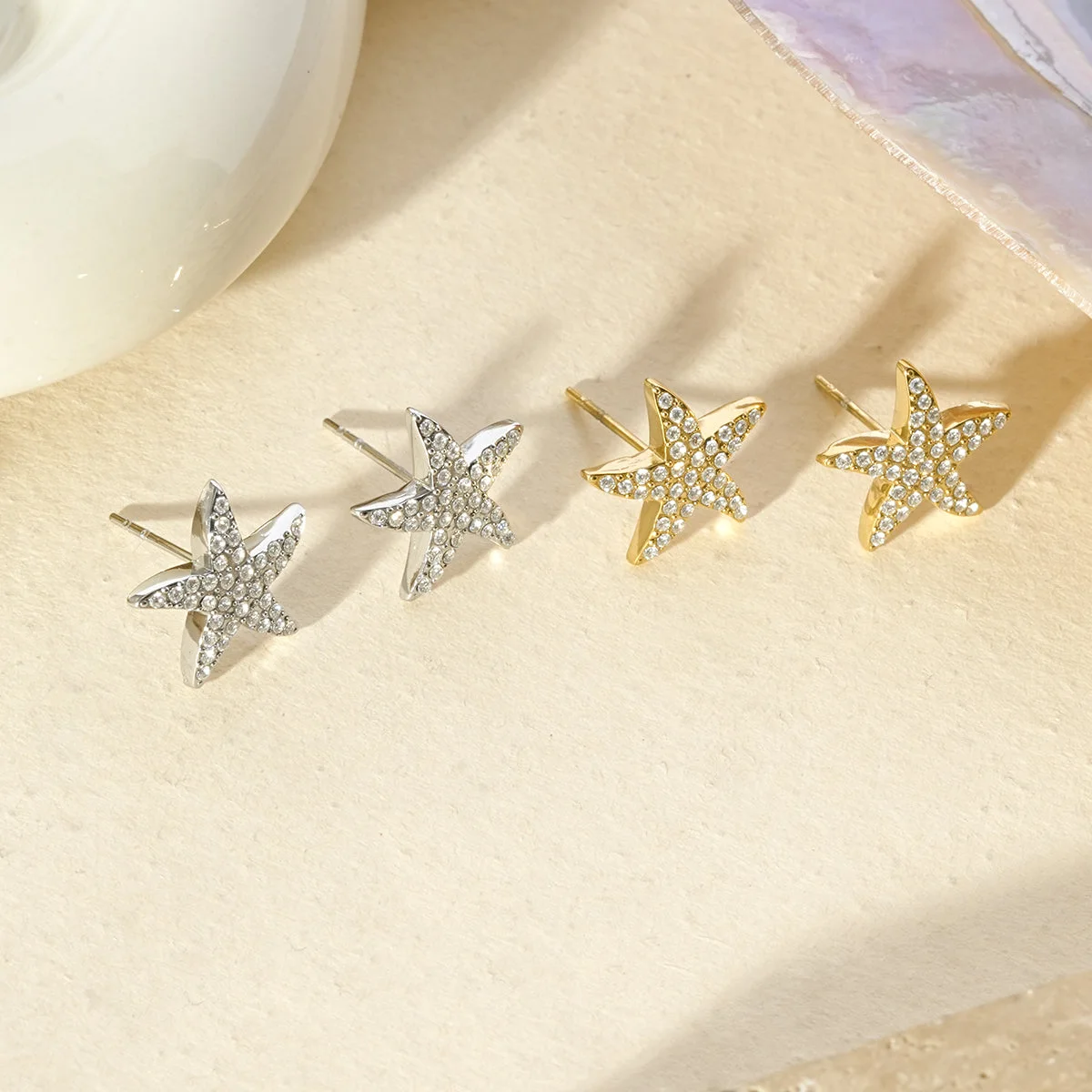 Clous d'oreilles étoiles de mer pavées de strass - Image 2
