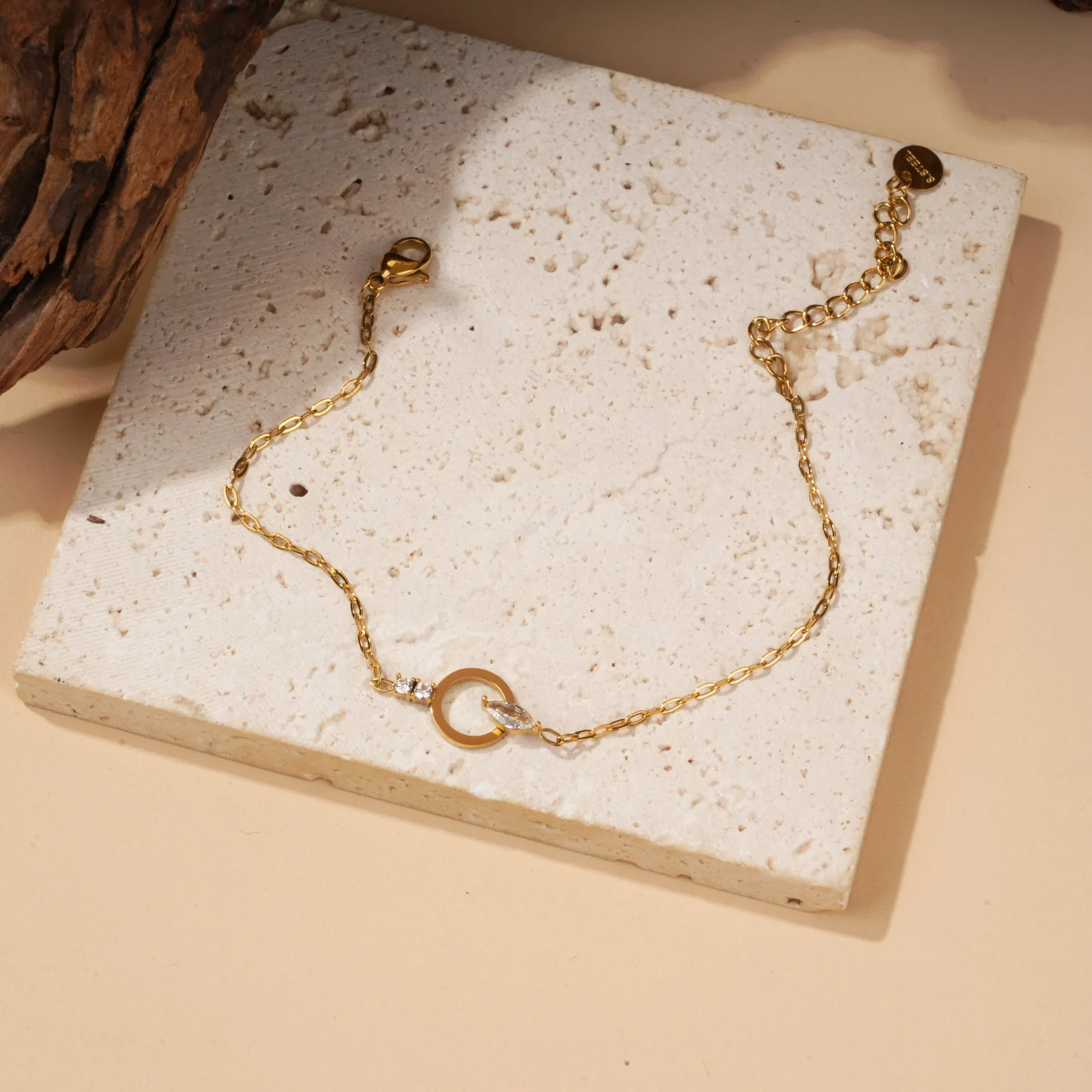 Bracelet chaîne fine anneau et oxyde de zirconium - Image 2