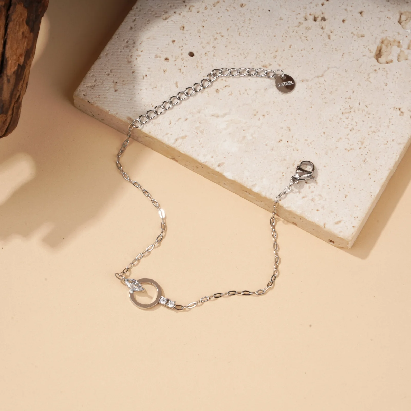 Bracelet chaîne fine anneau et oxyde de zirconium - Image 3
