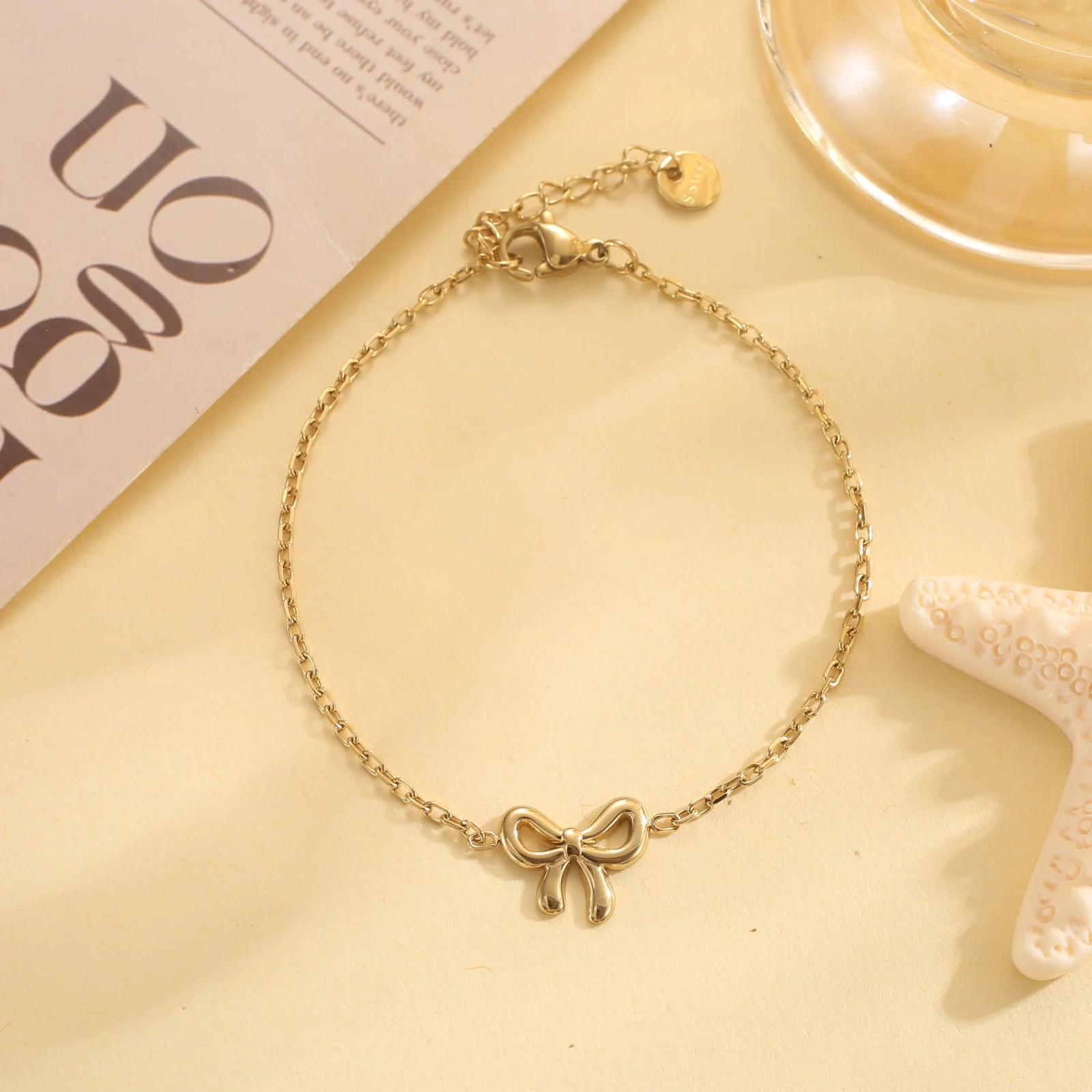 Bracelet chaîne fine nœud doré - Image 2