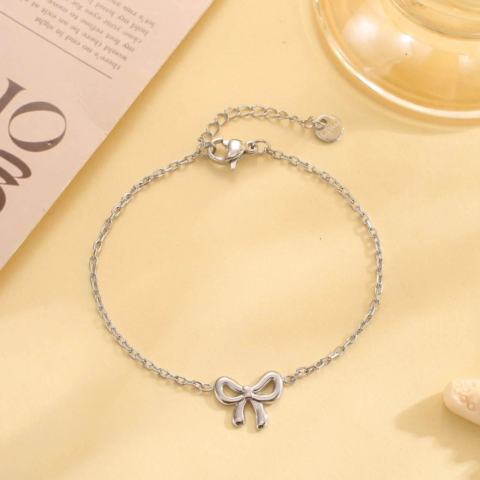 Bracelet chaîne fine nœud doré - Image 3