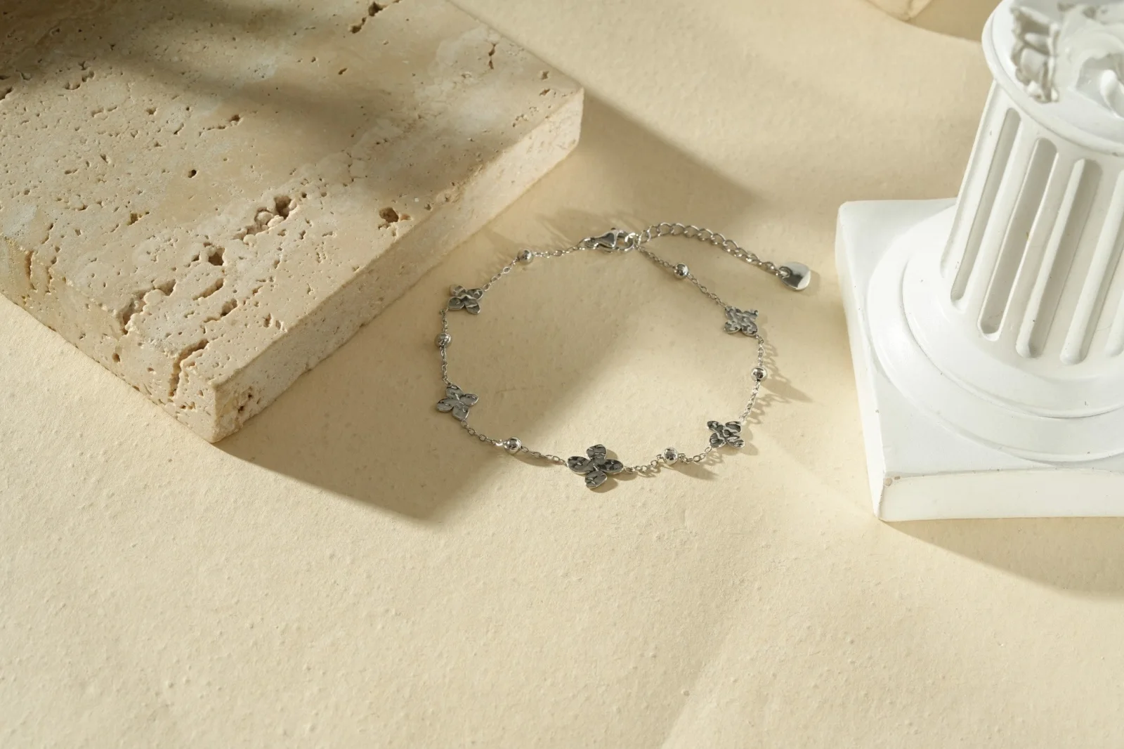 Bracelet fin fleurs martélés - Image 3